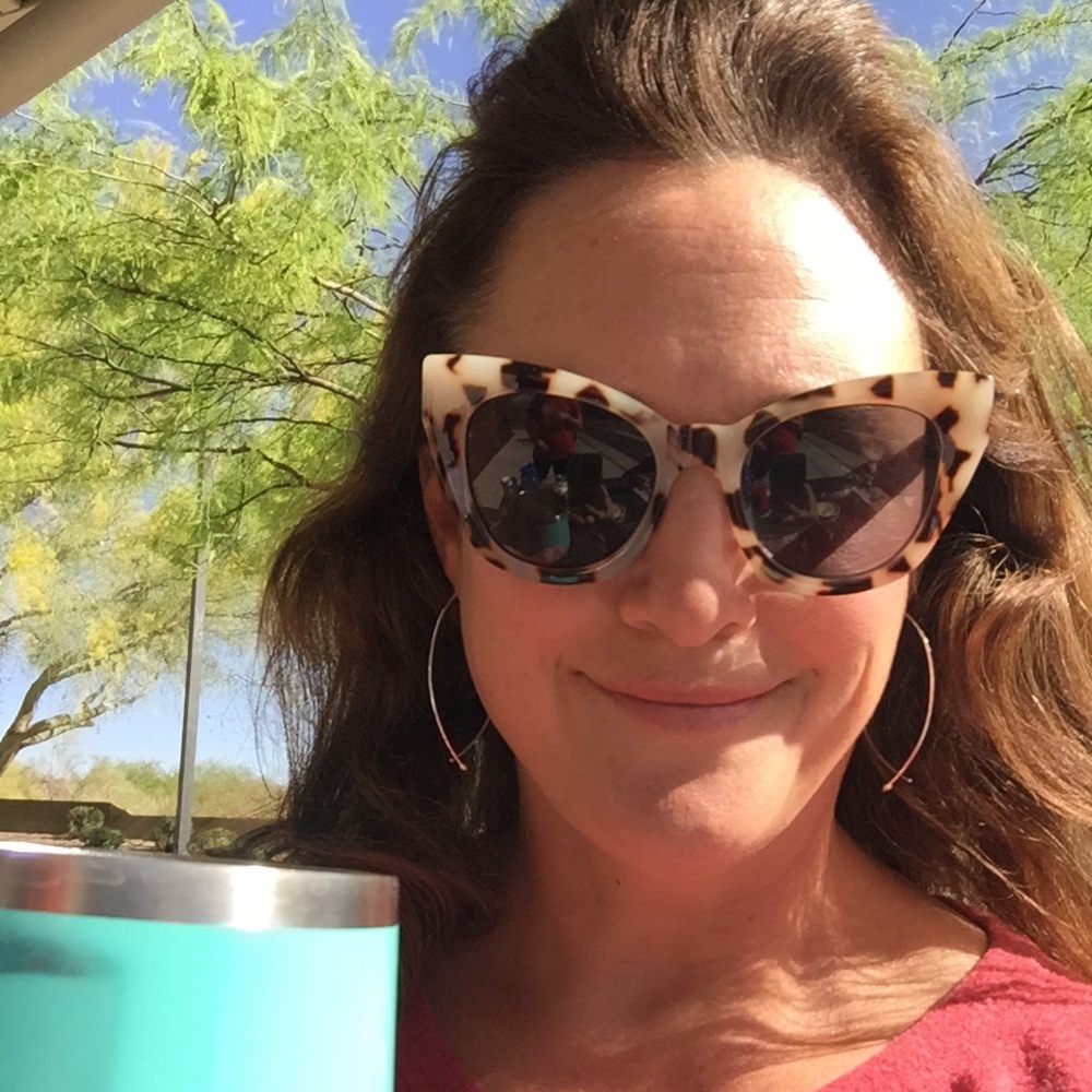 Meet your Posher, Jennifer